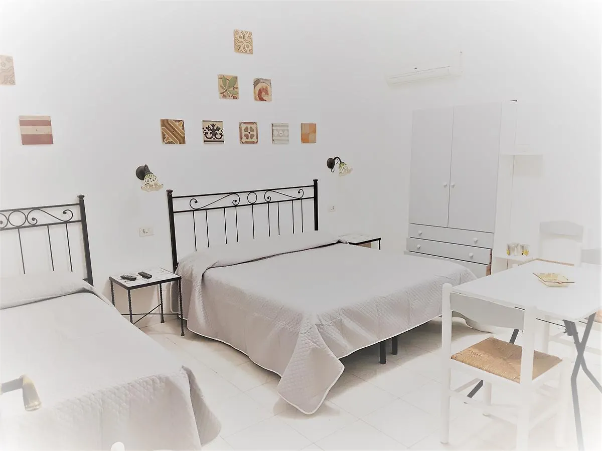 Lo Nardo Accommodation Lipari  2*, Lipari (Isola Lipari)