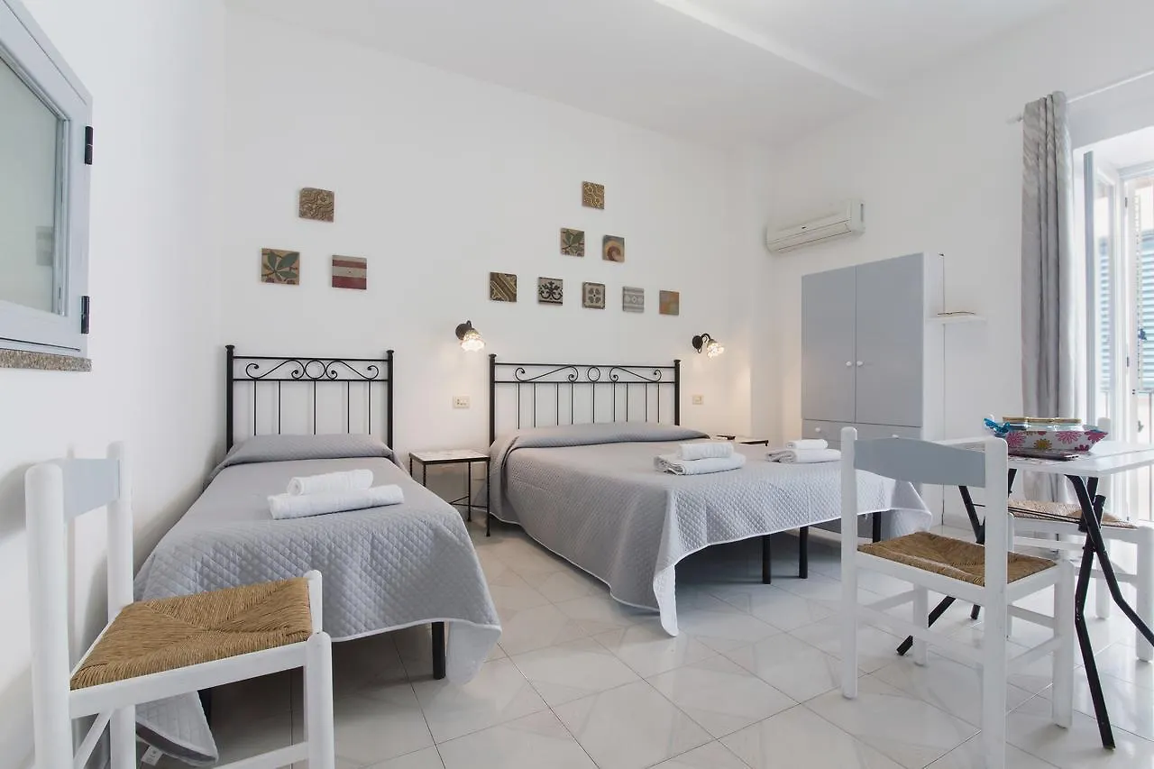 Lo Nardo Accommodation Lipari  2*, Lipari (Isola Lipari)
